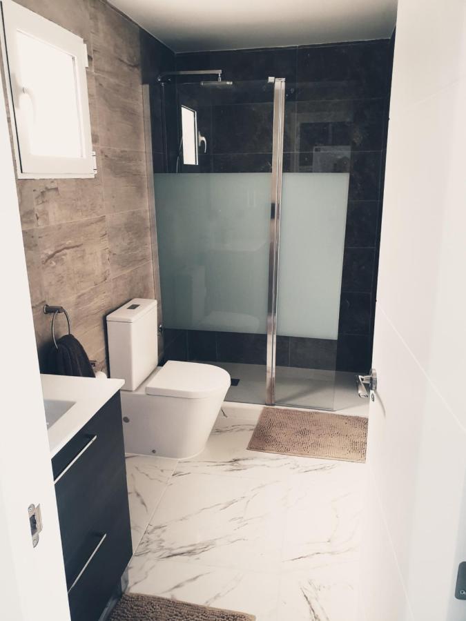 Beachside apartment in Torrevieja Buitenkant foto