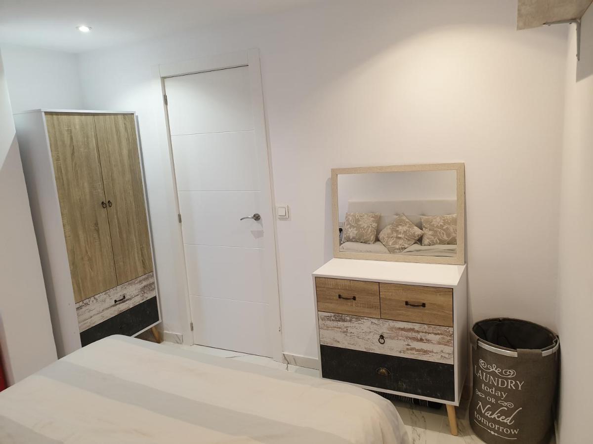 Beachside apartment in Torrevieja Buitenkant foto